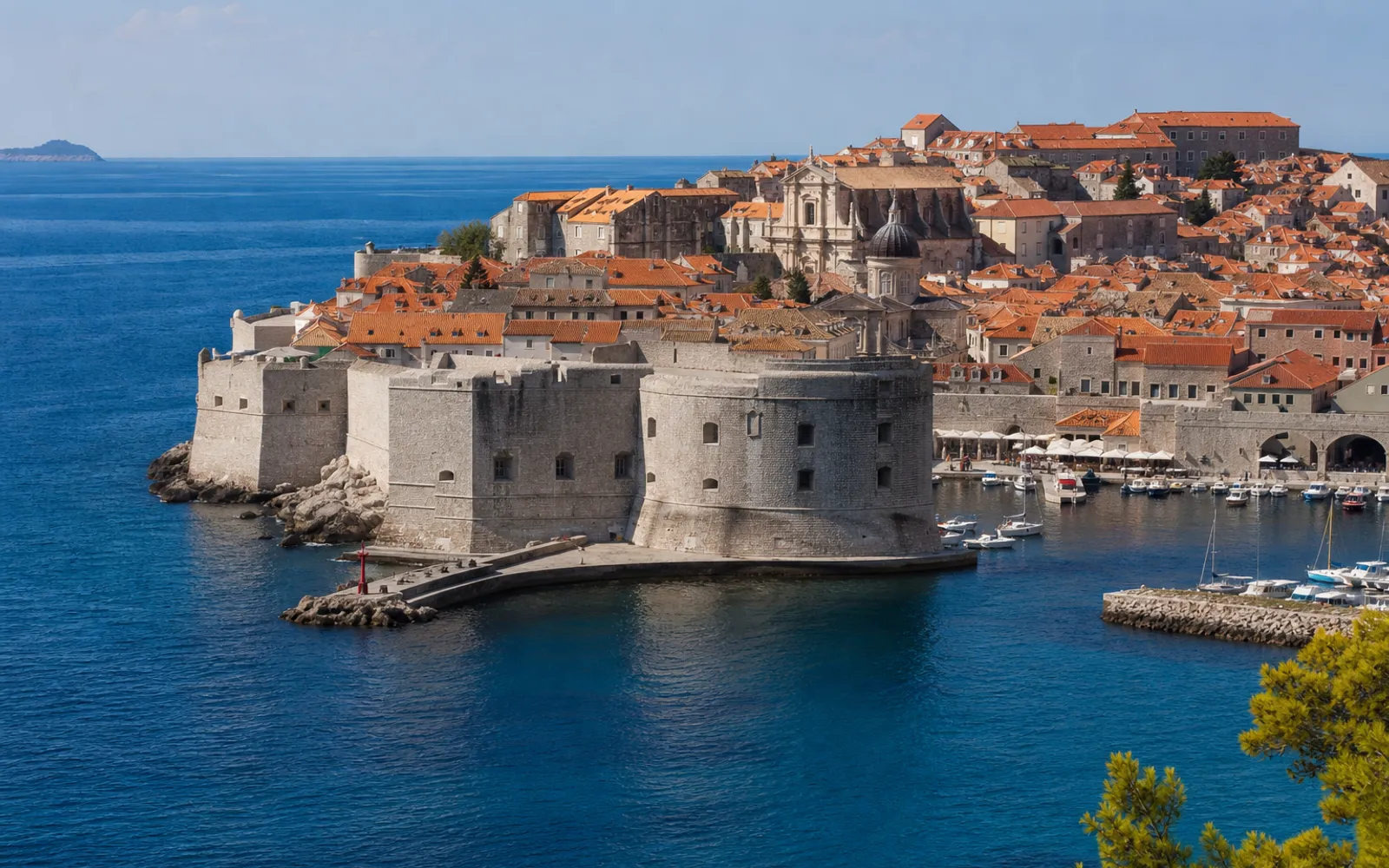Dubrovnik old city walls in Dubrovnik