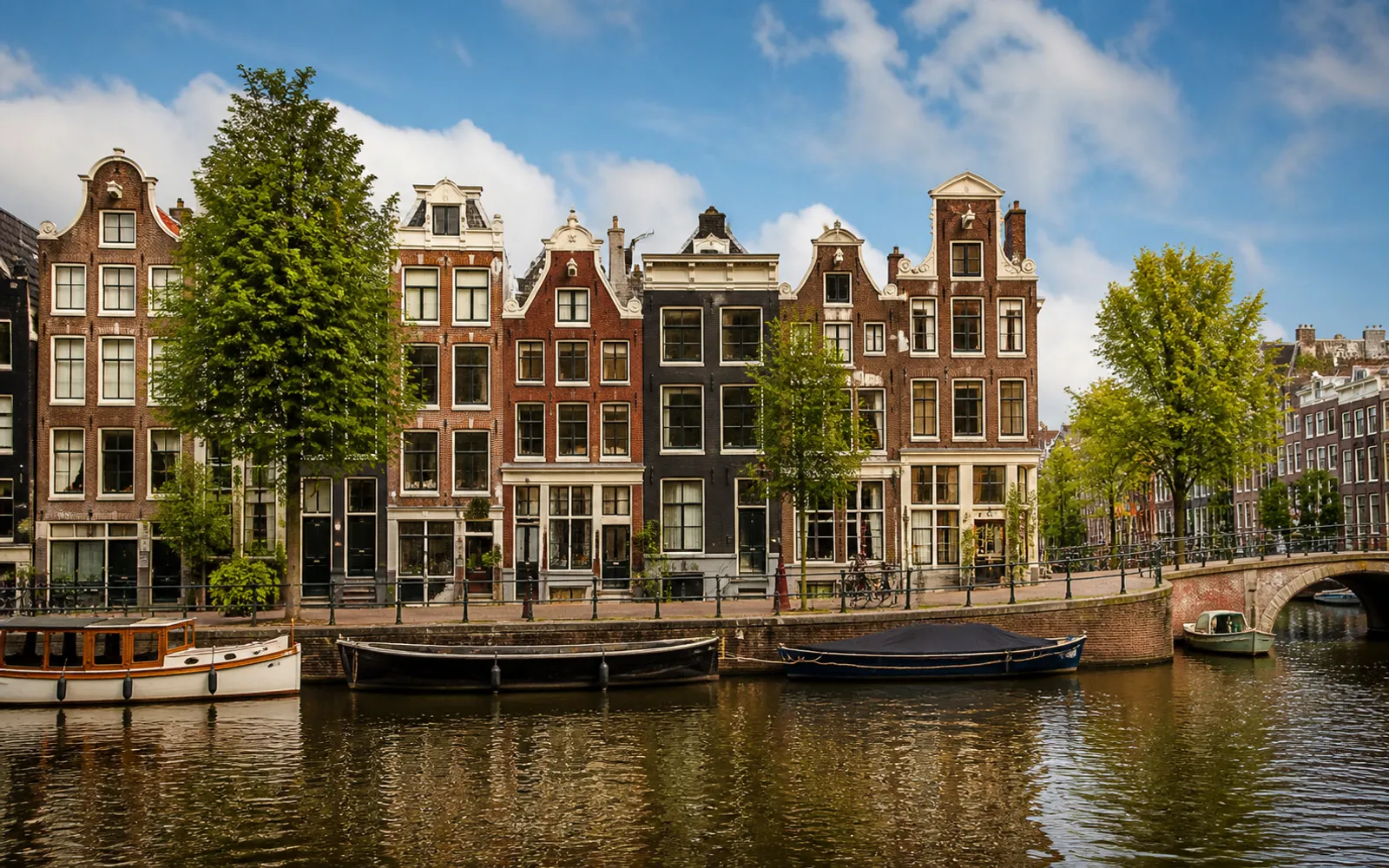 Amsterdam canal houses in Amsterdam