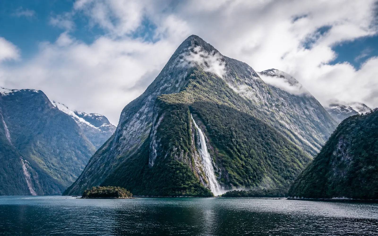 Milford Sound in Fiordland