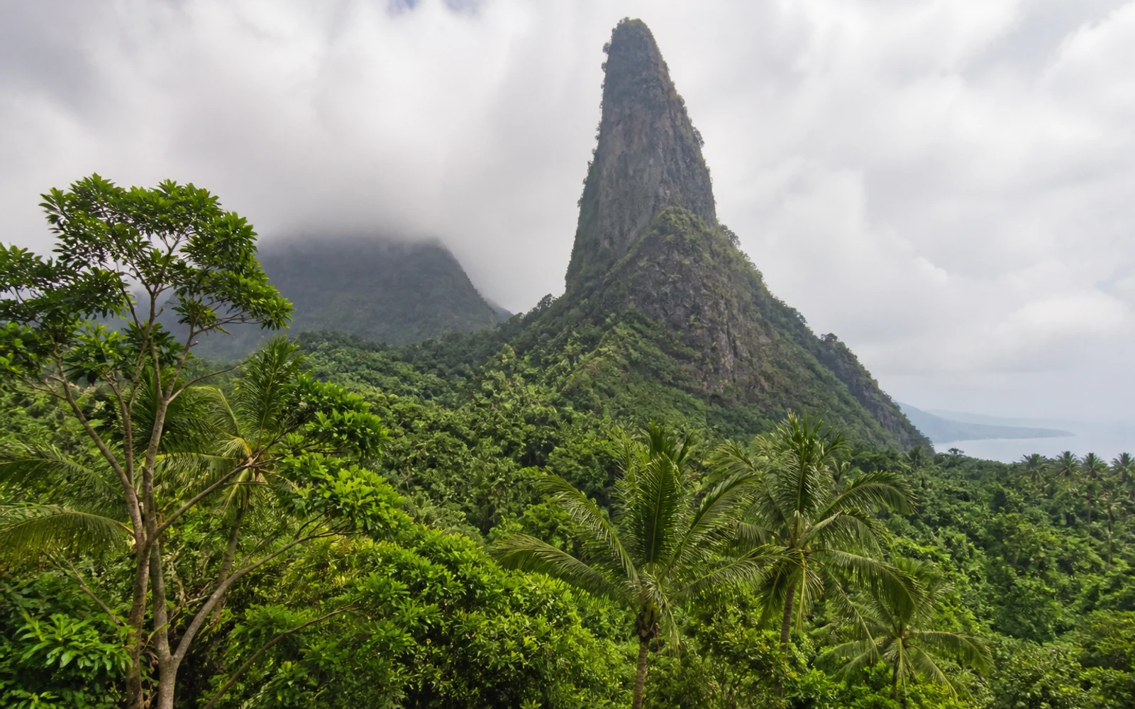 Pico Cão Grande in São Tomé