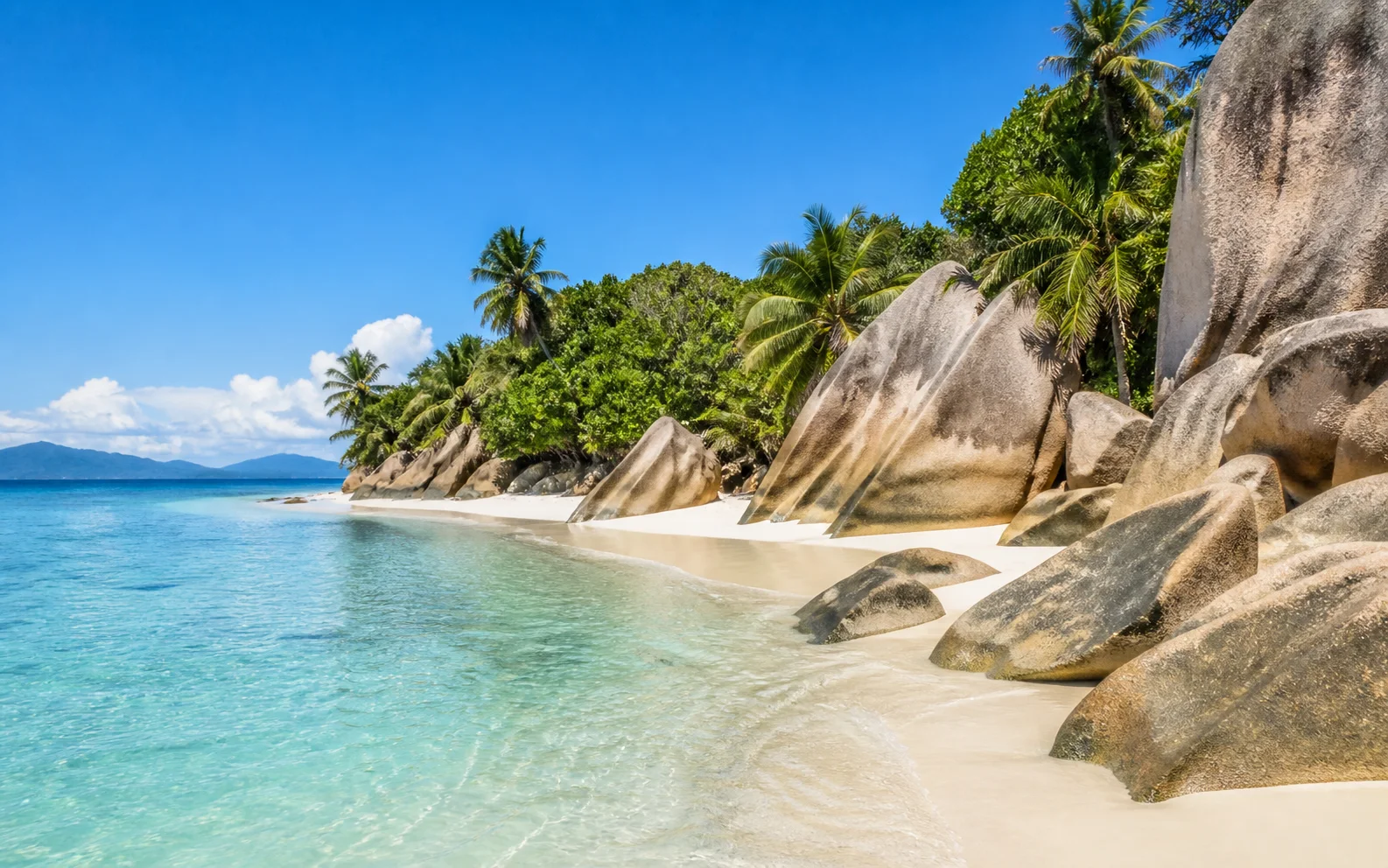 Anse Source d'Argent granite boulders in La Digue